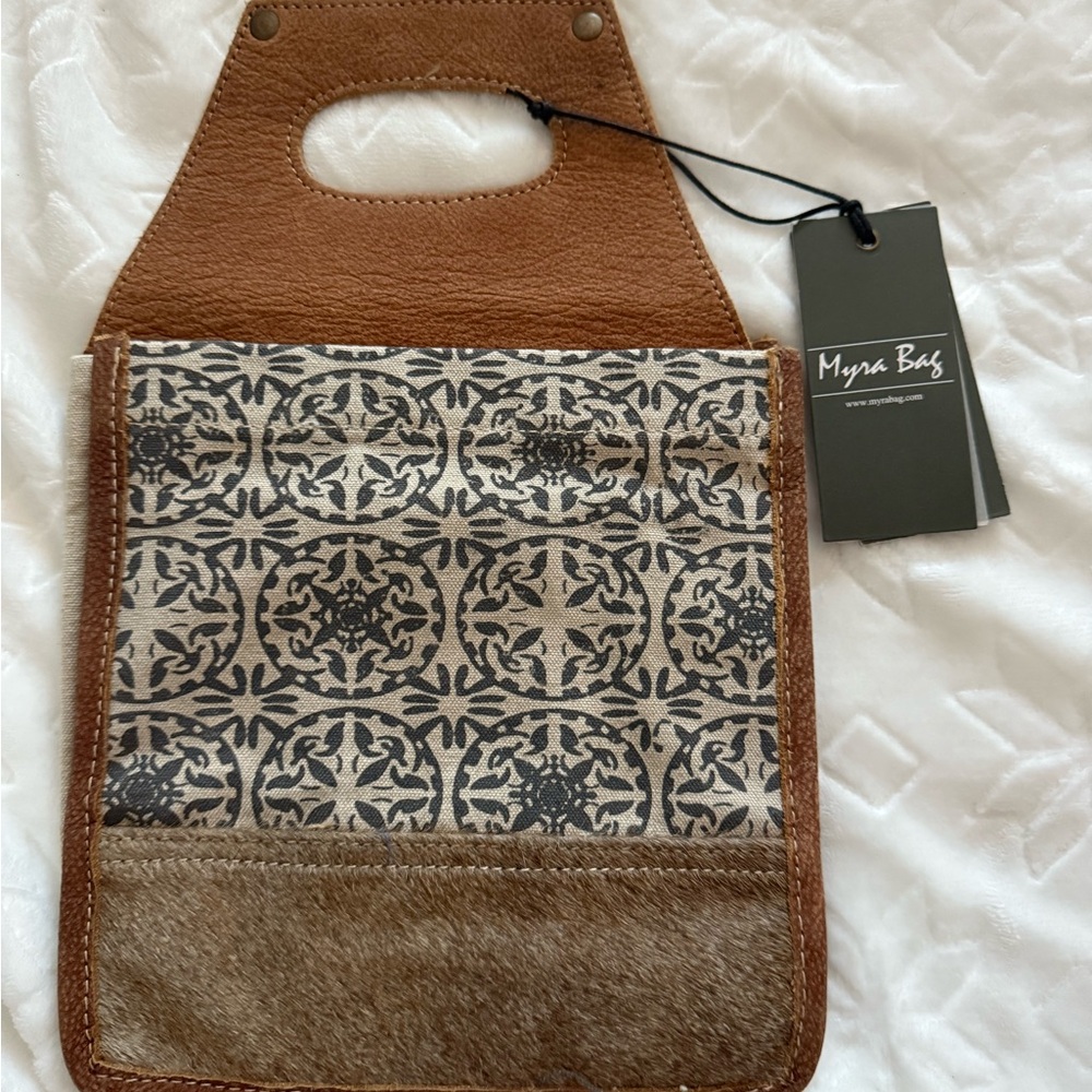 Myra Bag Tan and Black caddy